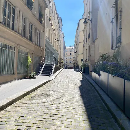 Sacré Cœur Arev Sur Les Pas D Emily In